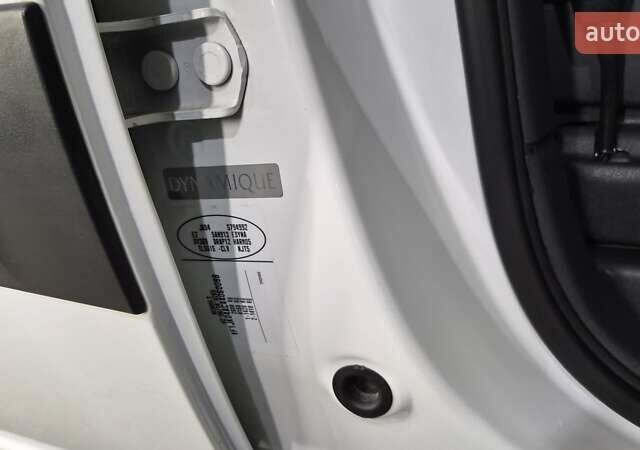 Білий Рено Еспейс, об'ємом двигуна 2 л та пробігом 210 тис. км за 8650 $, фото 18 на Automoto.ua