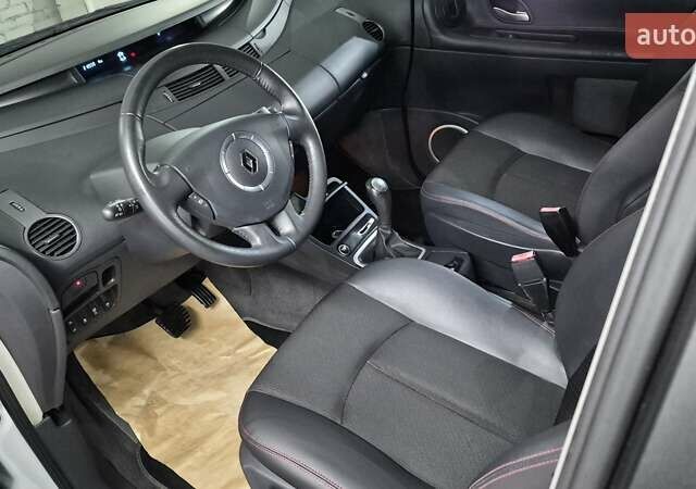 Білий Рено Еспейс, об'ємом двигуна 2 л та пробігом 210 тис. км за 8650 $, фото 37 на Automoto.ua