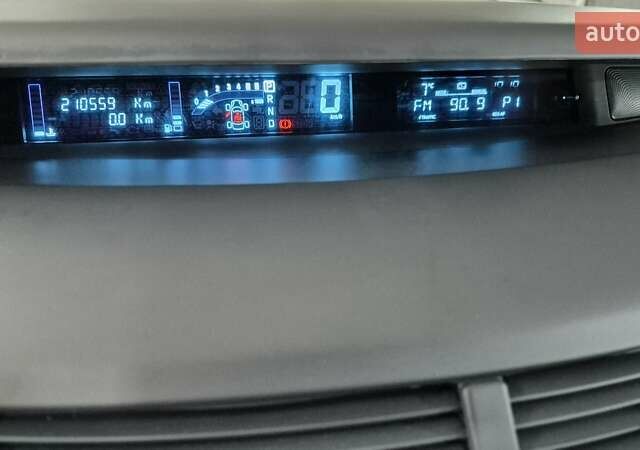 Білий Рено Еспейс, об'ємом двигуна 2 л та пробігом 210 тис. км за 8650 $, фото 30 на Automoto.ua