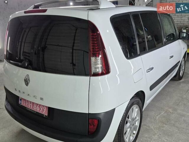 Білий Рено Еспейс, об'ємом двигуна 2 л та пробігом 210 тис. км за 8650 $, фото 2 на Automoto.ua