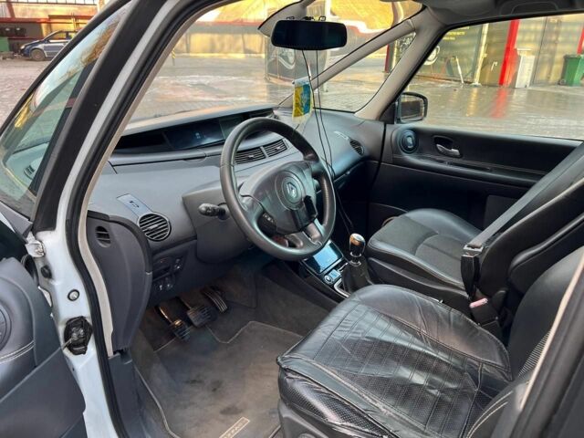 Рено Эспейс 2011 в Полонном на Automoto.ua Белый Рено Эспейс, объемом двигателя 2 л и пробегом 278 тыс. км за 8400 $, фото 7 на Automoto.ua