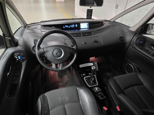 Білий Рено Еспейс, об'ємом двигуна 2 л та пробігом 260 тис. км за 8550 $, фото 5 на Automoto.ua