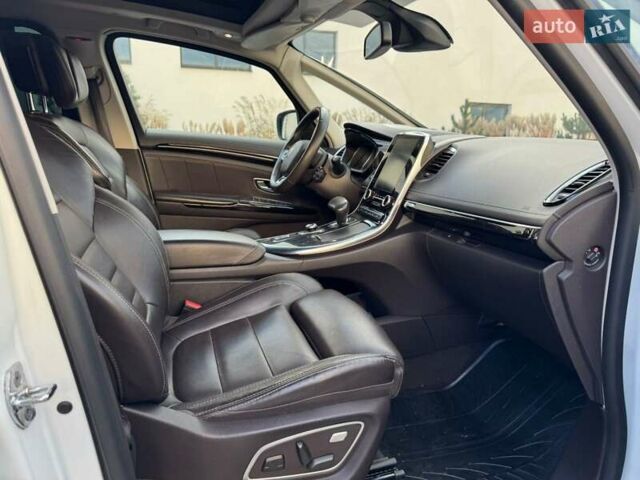 Рено Эспейс 2015 в Луцке на Automoto.ua Белый Рено Эспейс, объемом двигателя 1.6 л и пробегом 237 тыс. км за 16200 $, фото 33 на Automoto.ua