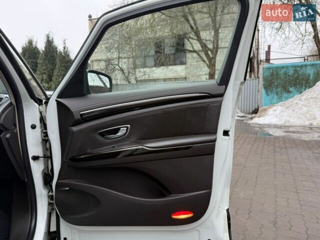 Білий Рено Еспейс, об'ємом двигуна 1.6 л та пробігом 237 тис. км за 15600 $, фото 65 на Automoto.ua