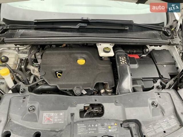 Белый Рено Эспейс, объемом двигателя 1.6 л и пробегом 190 тыс. км за 15500 $, фото 20 на Automoto.ua