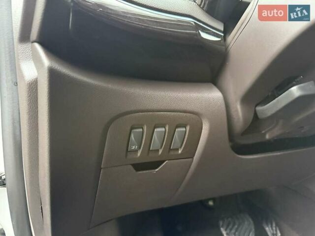 Белый Рено Эспейс, объемом двигателя 1.6 л и пробегом 237 тыс. км за 15600 $, фото 16 на Automoto.ua