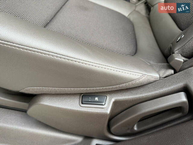 Белый Рено Эспейс, объемом двигателя 1.6 л и пробегом 145 тыс. км за 16999 $, фото 17 на Automoto.ua