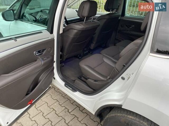 Белый Рено Эспейс, объемом двигателя 1.6 л и пробегом 190 тыс. км за 15500 $, фото 9 на Automoto.ua