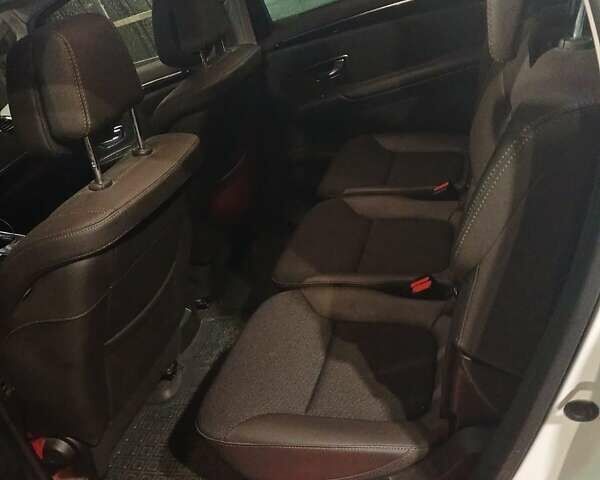 Білий Рено Еспейс, об'ємом двигуна 1.6 л та пробігом 250 тис. км за 15200 $, фото 5 на Automoto.ua