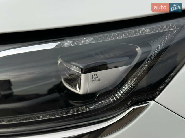 Белый Рено Эспейс, объемом двигателя 1.6 л и пробегом 220 тыс. км за 14999 $, фото 2 на Automoto.ua