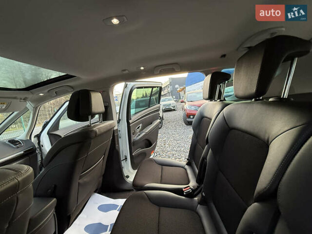 Белый Рено Эспейс, объемом двигателя 1.6 л и пробегом 154 тыс. км за 16999 $, фото 31 на Automoto.ua