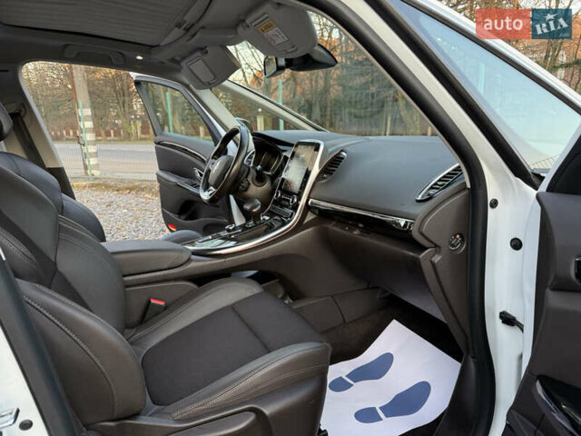 Белый Рено Эспейс, объемом двигателя 1.6 л и пробегом 154 тыс. км за 16999 $, фото 15 на Automoto.ua