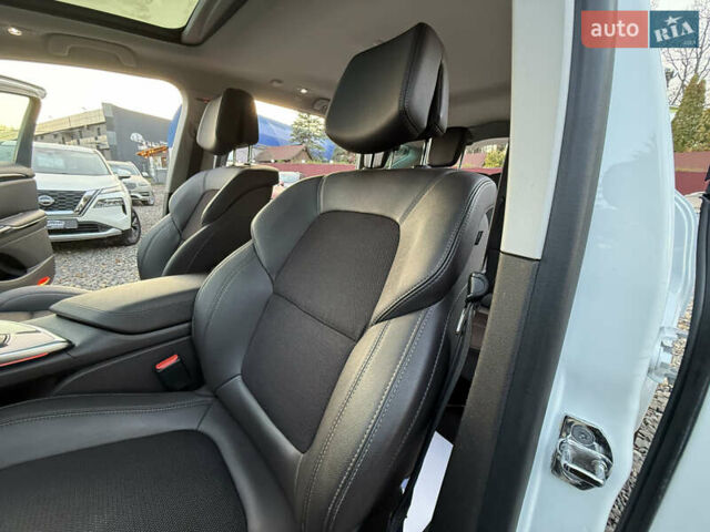 Белый Рено Эспейс, объемом двигателя 1.6 л и пробегом 154 тыс. км за 16999 $, фото 44 на Automoto.ua