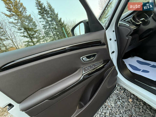 Белый Рено Эспейс, объемом двигателя 1.6 л и пробегом 154 тыс. км за 16999 $, фото 41 на Automoto.ua