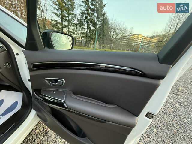 Белый Рено Эспейс, объемом двигателя 1.6 л и пробегом 154 тыс. км за 16999 $, фото 23 на Automoto.ua