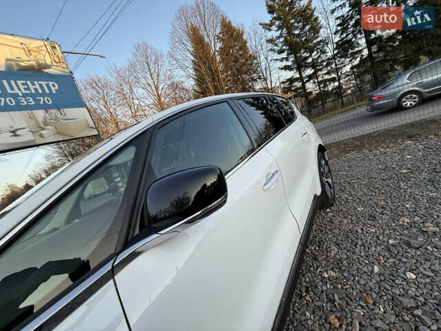Белый Рено Эспейс, объемом двигателя 1.6 л и пробегом 154 тыс. км за 16999 $, фото 66 на Automoto.ua