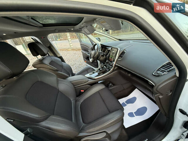 Белый Рено Эспейс, объемом двигателя 1.6 л и пробегом 154 тыс. км за 16999 $, фото 20 на Automoto.ua