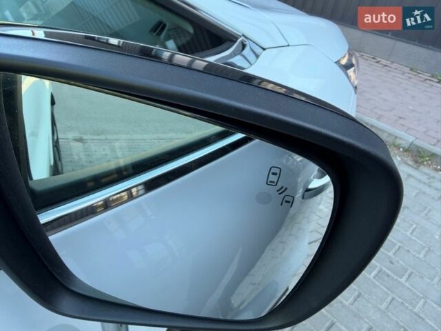 Білий Рено Еспейс, об'ємом двигуна 2 л та пробігом 162 тис. км за 21300 $, фото 208 на Automoto.ua