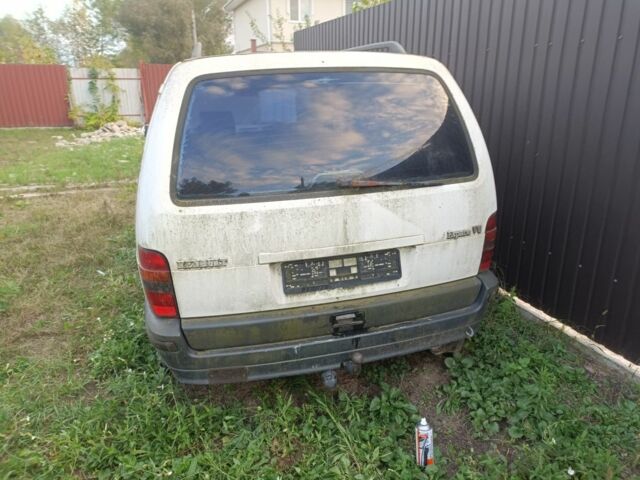 Белый Рено Эспейс, объемом двигателя 0 л и пробегом 240 тыс. км за 450 $, фото 3 на Automoto.ua