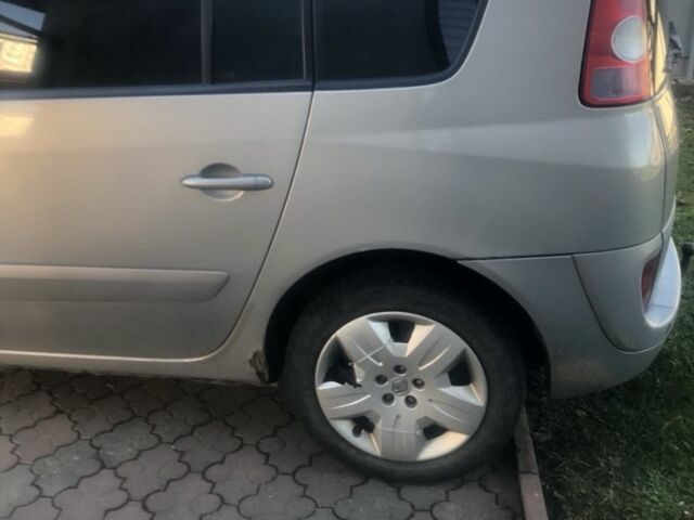 Бежевый Рено Эспейс, объемом двигателя 2.2 л и пробегом 325 тыс. км за 3900 $, фото 5 на Automoto.ua