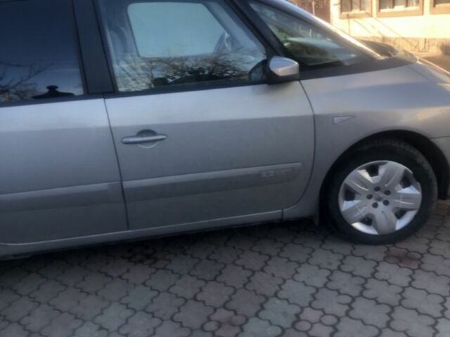 Бежевый Рено Эспейс, объемом двигателя 2.2 л и пробегом 325 тыс. км за 3900 $, фото 9 на Automoto.ua