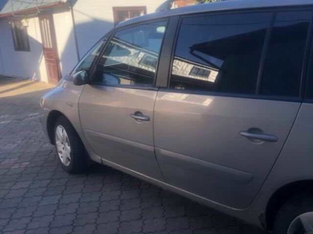 Бежевый Рено Эспейс, объемом двигателя 2.2 л и пробегом 325 тыс. км за 3900 $, фото 4 на Automoto.ua