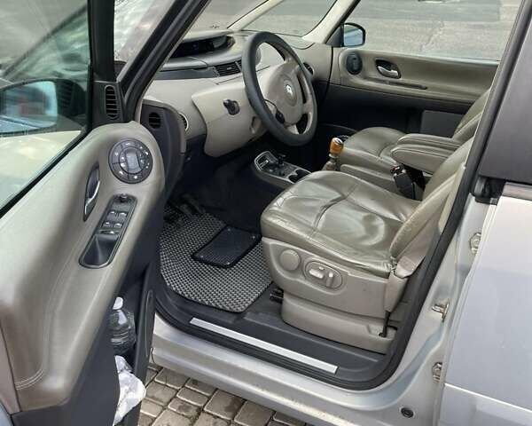 Бежевый Рено Эспейс, объемом двигателя 2 л и пробегом 158 тыс. км за 6500 $, фото 5 на Automoto.ua