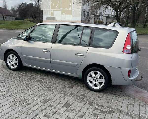 Бежевый Рено Эспейс, объемом двигателя 2 л и пробегом 158 тыс. км за 6500 $, фото 4 на Automoto.ua