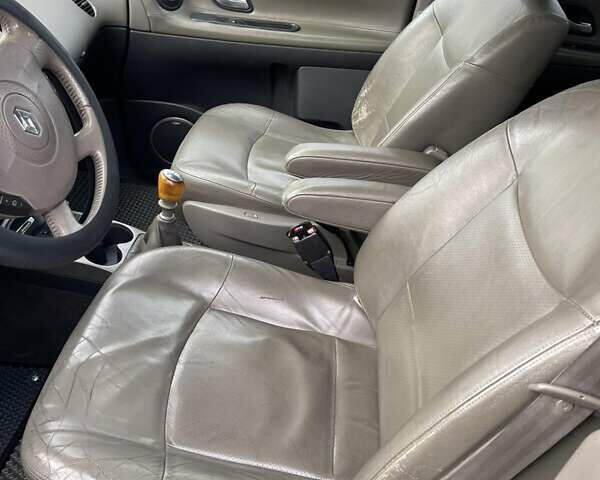 Бежевый Рено Эспейс, объемом двигателя 2 л и пробегом 158 тыс. км за 6500 $, фото 6 на Automoto.ua