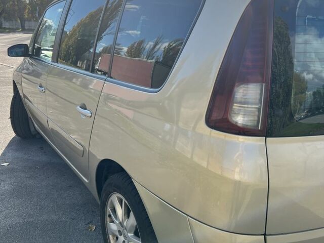 Бежевый Рено Эспейс, объемом двигателя 2.2 л и пробегом 320 тыс. км за 4500 $, фото 2 на Automoto.ua