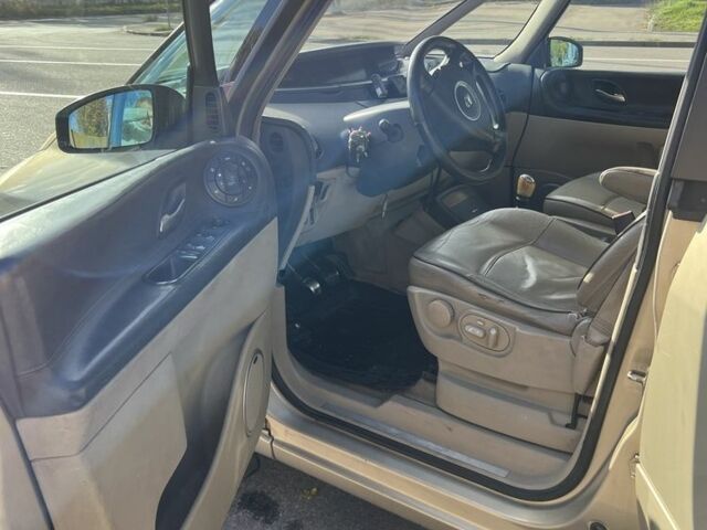 Бежевый Рено Эспейс, объемом двигателя 2.2 л и пробегом 320 тыс. км за 4500 $, фото 3 на Automoto.ua