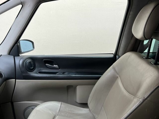 Бежевый Рено Эспейс, объемом двигателя 2.2 л и пробегом 320 тыс. км за 4500 $, фото 9 на Automoto.ua