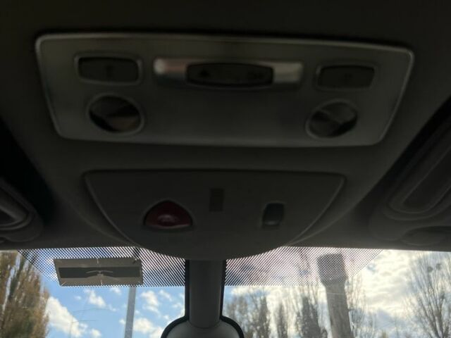 Бежевый Рено Эспейс, объемом двигателя 2.2 л и пробегом 320 тыс. км за 4500 $, фото 14 на Automoto.ua