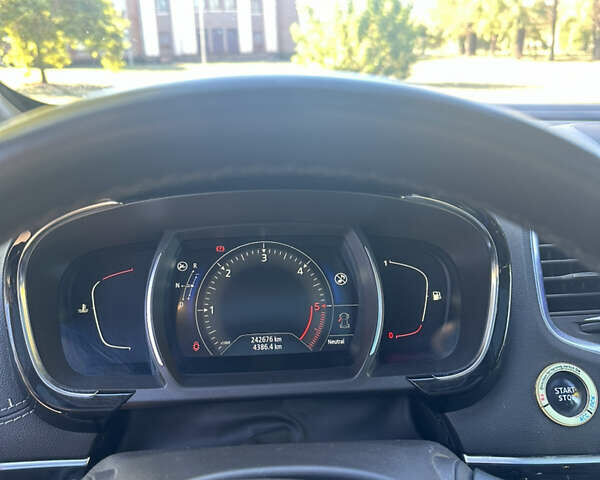 Бежевый Рено Эспейс, объемом двигателя 1.6 л и пробегом 242 тыс. км за 16000 $, фото 7 на Automoto.ua