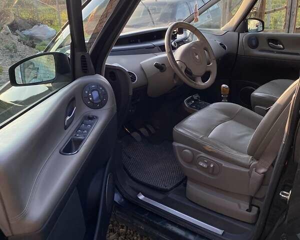 Черный Рено Эспейс, объемом двигателя 2.2 л и пробегом 220 тыс. км за 4000 $, фото 8 на Automoto.ua