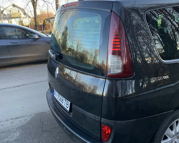 Черный Рено Эспейс, объемом двигателя 2.2 л и пробегом 335 тыс. км за 7300 $, фото 3 на Automoto.ua