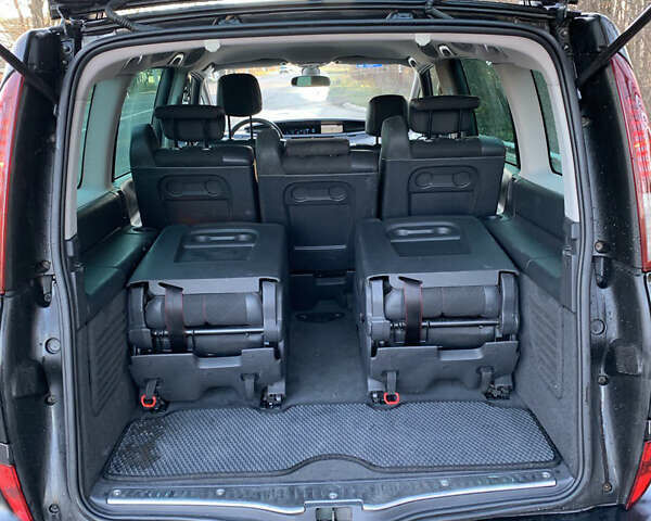 Черный Рено Эспейс, объемом двигателя 2.2 л и пробегом 335 тыс. км за 7300 $, фото 6 на Automoto.ua