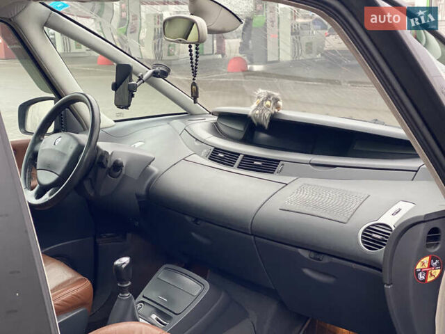 Чорний Рено Еспейс, об'ємом двигуна 2 л та пробігом 256 тис. км за 7499 $, фото 32 на Automoto.ua