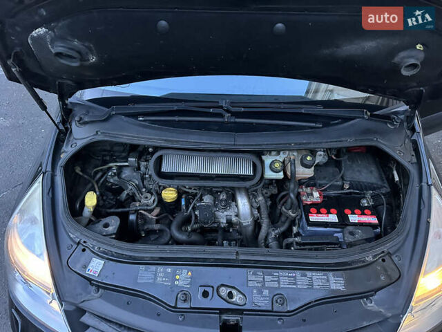 Черный Рено Эспейс, объемом двигателя 2 л и пробегом 300 тыс. км за 7700 $, фото 32 на Automoto.ua