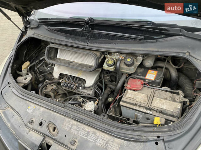 Чорний Рено Еспейс, об'ємом двигуна 2 л та пробігом 256 тис. км за 7499 $, фото 20 на Automoto.ua