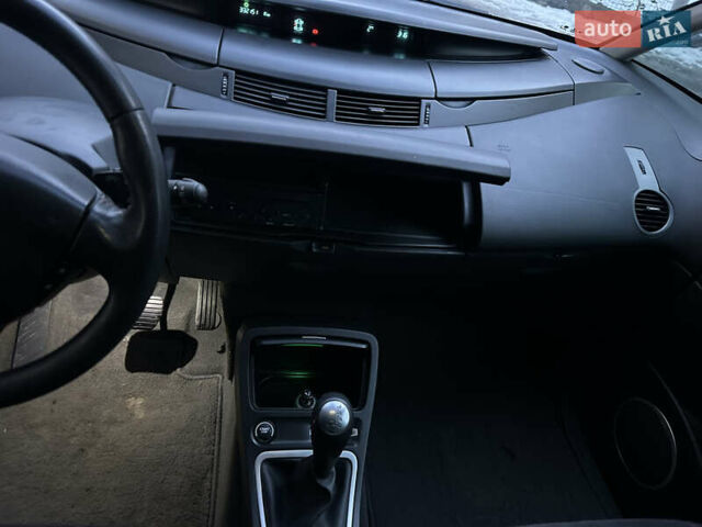 Черный Рено Эспейс, объемом двигателя 2 л и пробегом 300 тыс. км за 7700 $, фото 22 на Automoto.ua