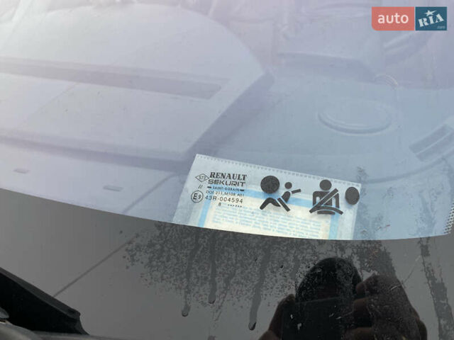 Чорний Рено Еспейс, об'ємом двигуна 2 л та пробігом 256 тис. км за 7499 $, фото 45 на Automoto.ua