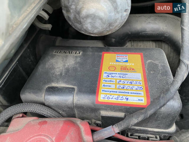 Чорний Рено Еспейс, об'ємом двигуна 2 л та пробігом 256 тис. км за 7499 $, фото 21 на Automoto.ua