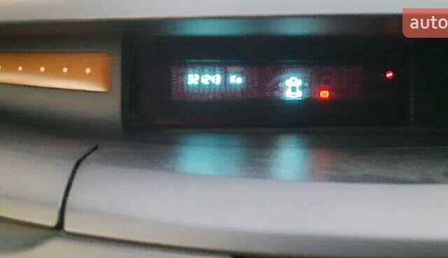 Черный Рено Эспейс, объемом двигателя 2 л и пробегом 320 тыс. км за 8400 $, фото 2 на Automoto.ua