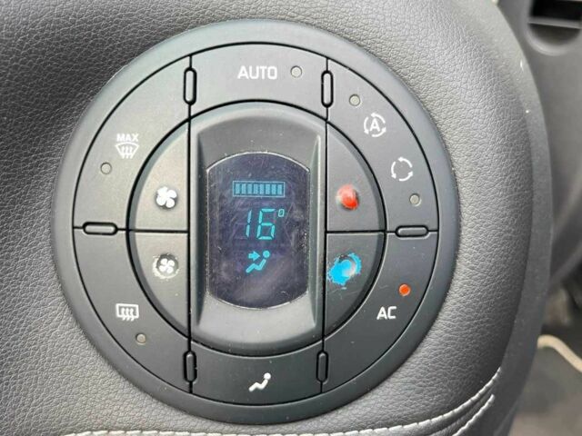 Черный Рено Эспейс, объемом двигателя 2 л и пробегом 197 тыс. км за 7800 $, фото 7 на Automoto.ua