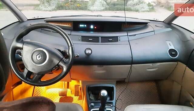 Черный Рено Эспейс, объемом двигателя 2 л и пробегом 320 тыс. км за 8400 $, фото 5 на Automoto.ua