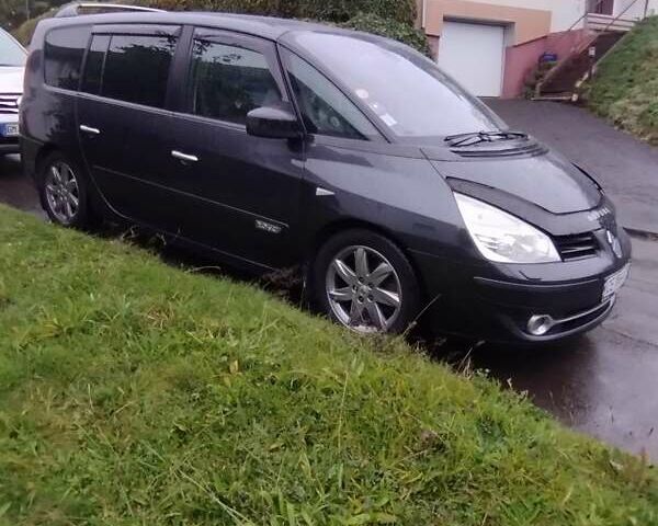 Черный Рено Эспейс, объемом двигателя 2 л и пробегом 400 тыс. км за 8300 $, фото 1 на Automoto.ua