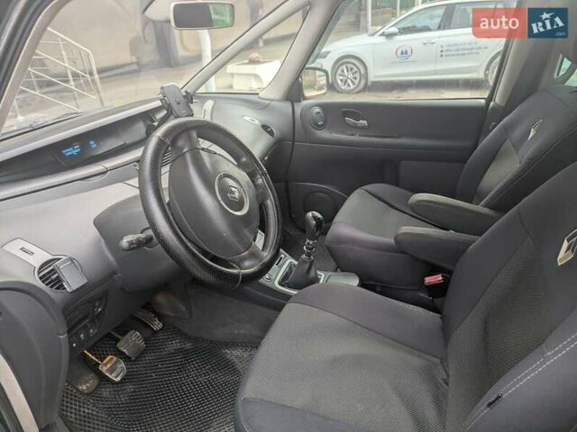 Чорний Рено Еспейс, об'ємом двигуна 2 л та пробігом 350 тис. км за 6700 $, фото 5 на Automoto.ua
