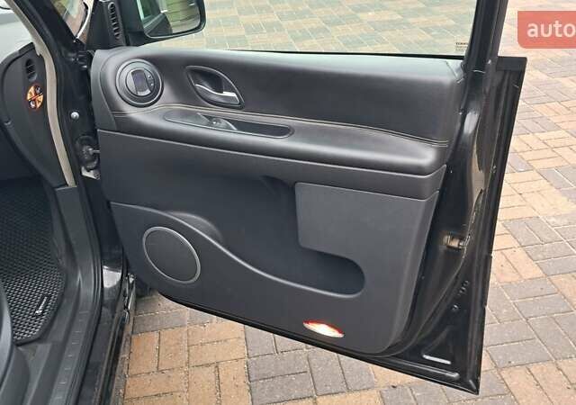 Черный Рено Эспейс, объемом двигателя 2 л и пробегом 425 тыс. км за 7800 $, фото 9 на Automoto.ua