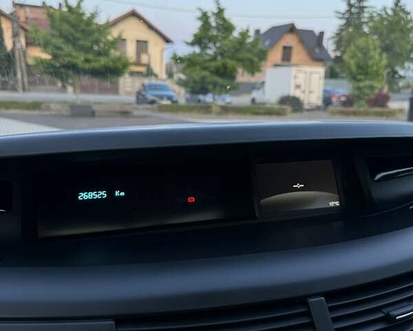 Черный Рено Эспейс, объемом двигателя 2 л и пробегом 268 тыс. км за 8800 $, фото 17 на Automoto.ua